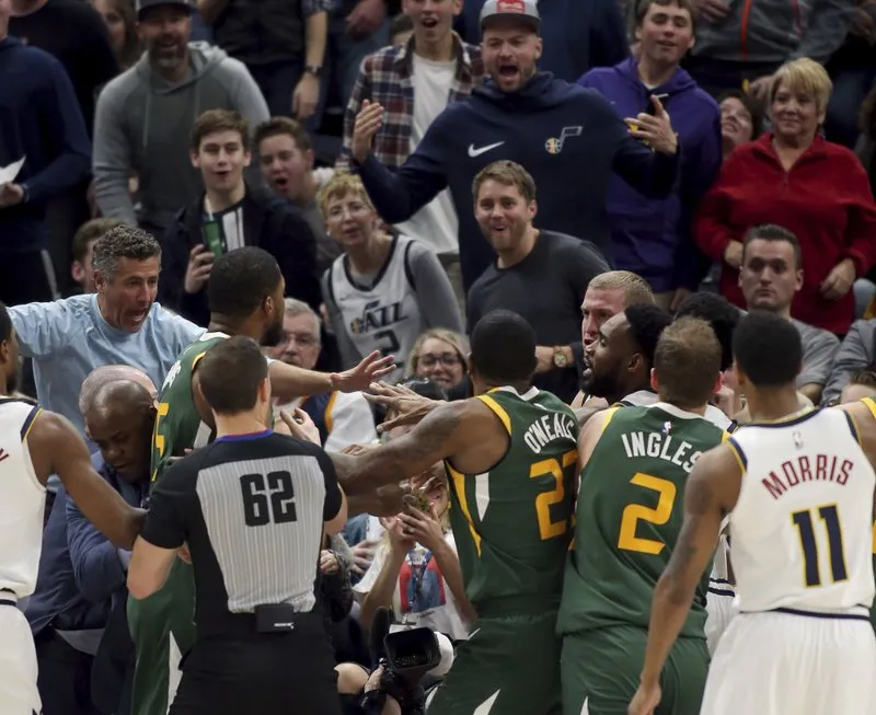 NBA: Ξύλο στο Γιούτα – Ντένβερ! (vid)