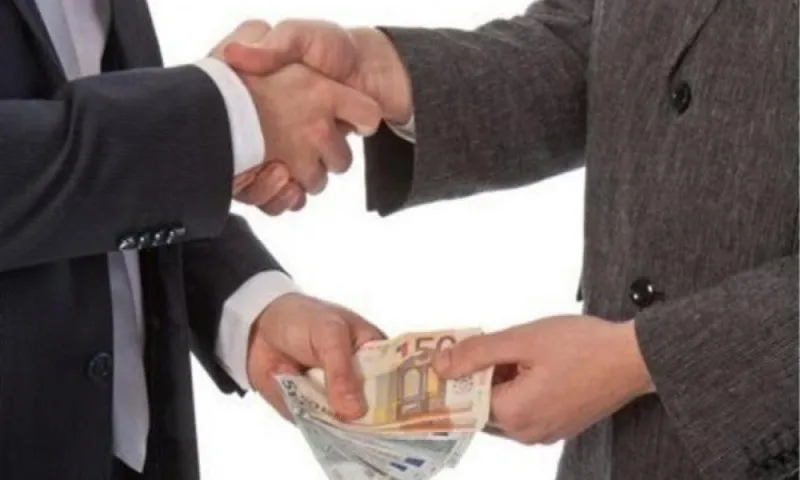 Μαζί με… Σενεγάλη και Μαυροβούνιο η Ελλάδα στην διαφθορά - Έπεσε 8 θέσεις