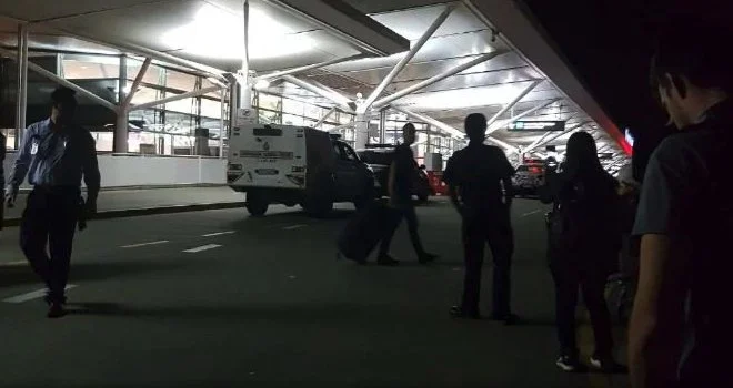 Αυστραλία: Πανικός από ένοπλο στο αεροδρόμιο του Μπρισμπέιν (vid)