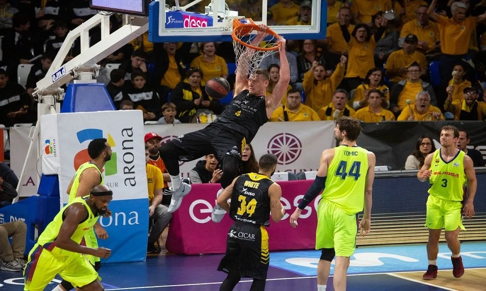 ACB: Ήττα για την... άδεια Μπαρτσελόνα (vid)