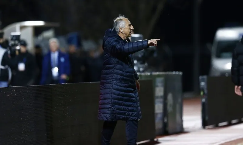 Ισπυρλίδης: «Με αξιώσεις την παραμονή»