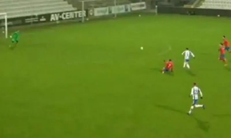 Δανία: Αυτογκόλ.. «κρέμασμα» σε φιλικό (vid)