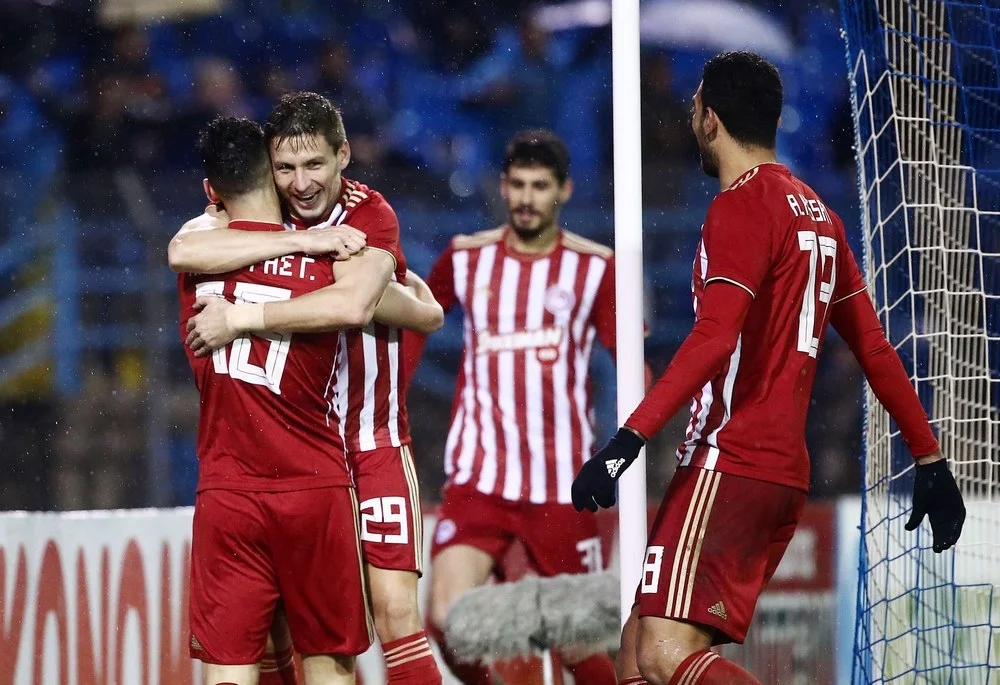 Λαμία-Ολυμπιακός 3-3: «Χόρευαν» στη βροχή οι Σολδάνο και Ντίας!