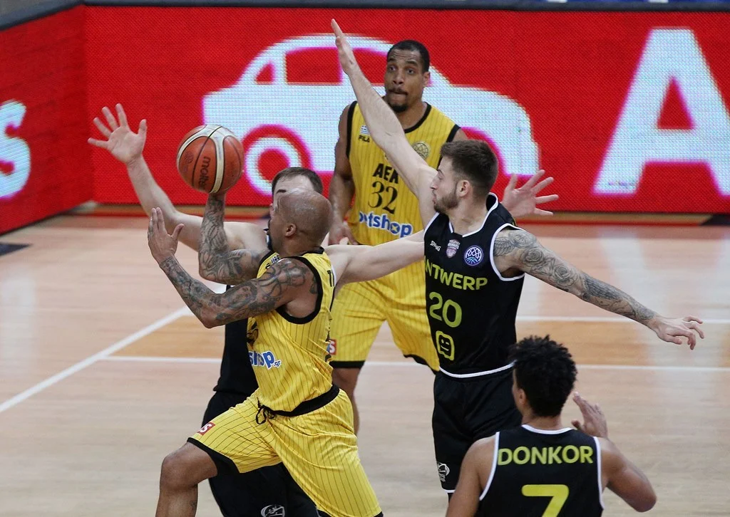 AEK - Αντβέρπ 77-76: Νίκη με δραματικό φινάλε