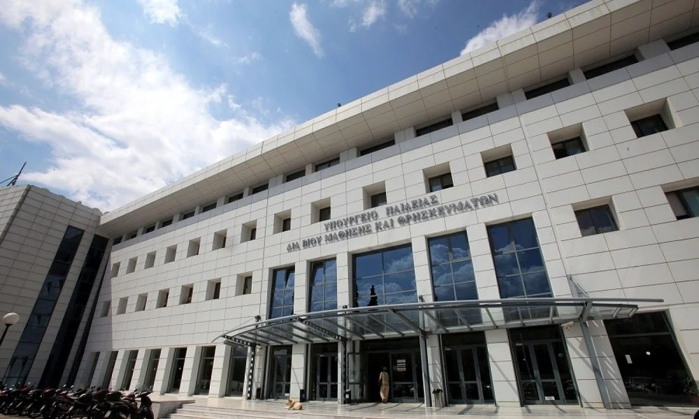 Επέκταση του προγράμματος «Σχολικά Γεύματα» σε 104 σχολικές μονάδες όλης της χώρας