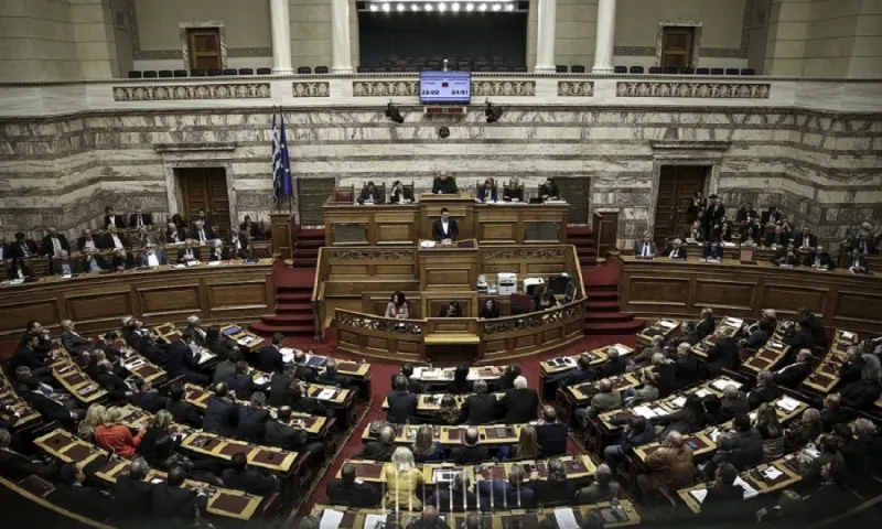Βουλή live: Συζητούν για τη Συνταγματική Αναθεώρηση - Γιατί αγωνιά η κυβέρνηση