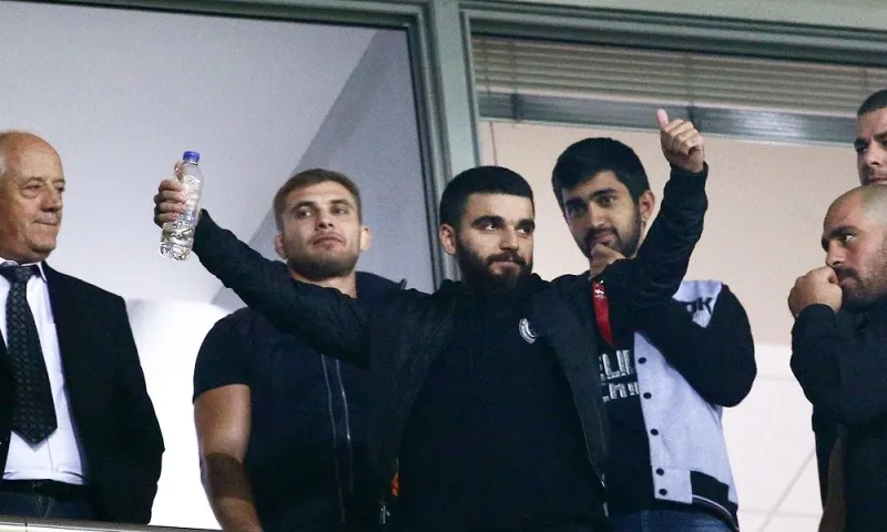 Σκληρή απάντηση Σαββίδη σε Καραπαπά (pics)