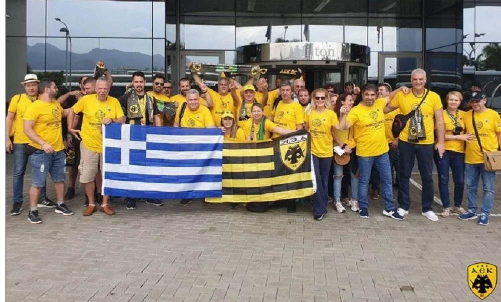 ΑΕΚ: Οι φίλοι της «Βασίλισσας» αναχωρούν για το γήπεδο (pic)