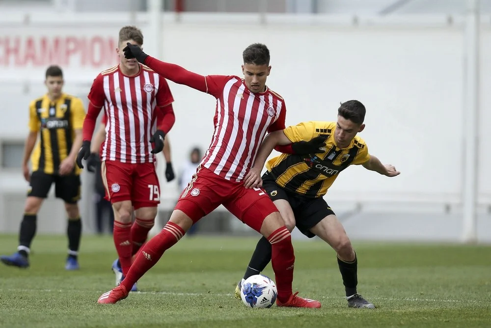 Ολυμπιακός-ΑΕΚ 3-1: «Καθάρισαν» στο φινάλε οι Νέοι των Πειραιωτών