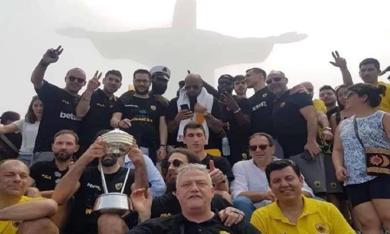 AEK: Στο άγαλμα του Ιησού οι «κιτρινόμαυροι»