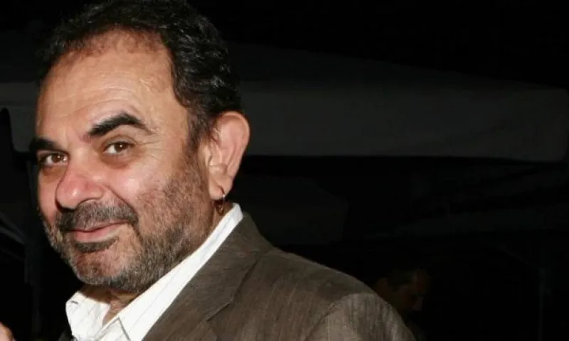 Σάκης Μπουλάς: Το φλασάκι που δεν θα ξεχάσουμε