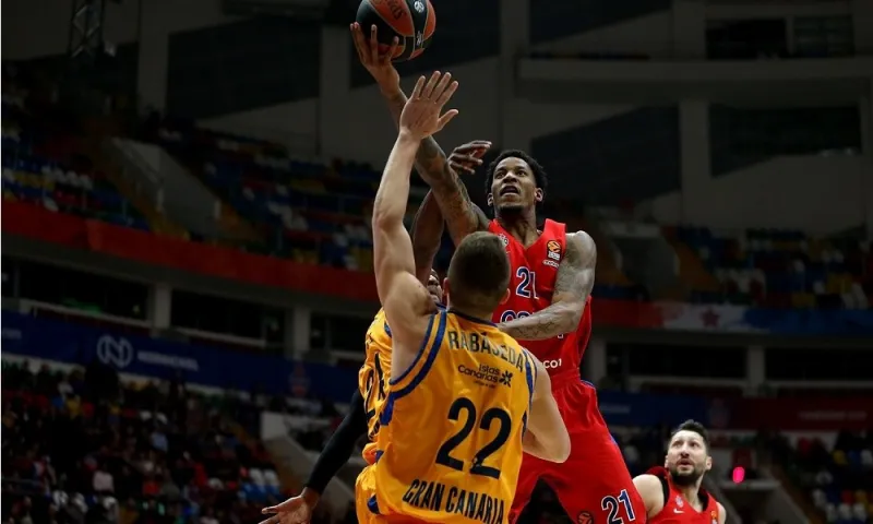 Euroleague: Κατοστάρα η ΤΣΣΚΑ, στο... νήμα η Αρμάνι, άνετη Μπάρτσα (videos)