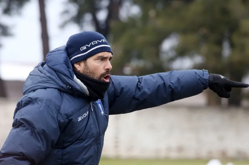Ρόκα: «Δεν είμαι χέστης για να παραιτηθώ!»