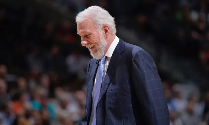 NBA: Έριξε χαστούκια στον εαυτό του ο Πόποβιτς μετά την ήττα των Σπερς (vid)