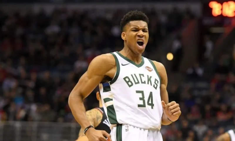 NBA: Με Αντετοκούνμπο το Top-10 (vid)