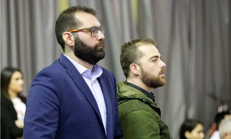 Κύμη: Εξαλλος ο πρόεδρος βρίζει... θεούς και δαίμονες (pic)