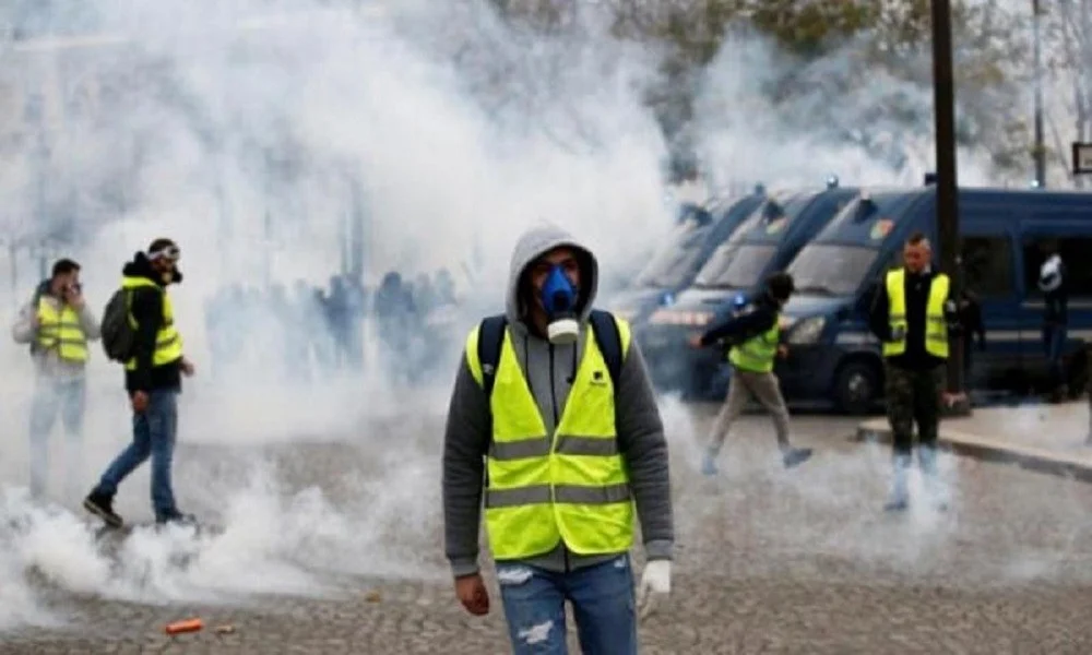 Κίτρινα γιλέκα: Διαδηλωτής δέχθηκε σφαίρα από καουτσούκ