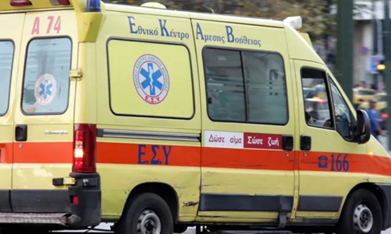 Γυναίκα έπεσε στο κενό από πολυκατοικία στο Παγκράτι