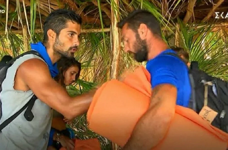Survivor: Βασιλικός και Τόνι «πλακώθηκαν» άγρια (vids)