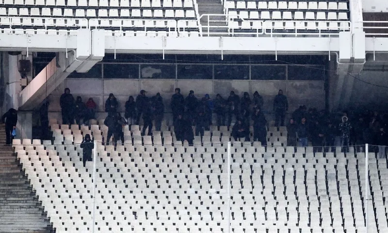 Αστυνομία: Έφοδοι σε συνδέσμους Ολυμπιακού, Παναθηναϊκού, ΑΕΚ (vid)