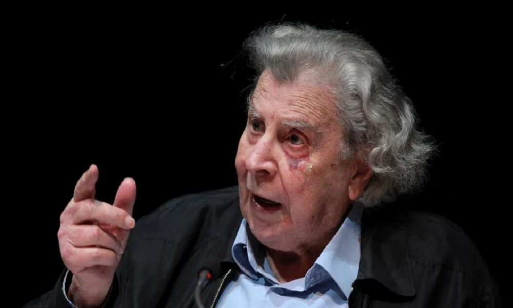 Θεοδωράκης: Για 11η ημέρα στο νοσοκομείο