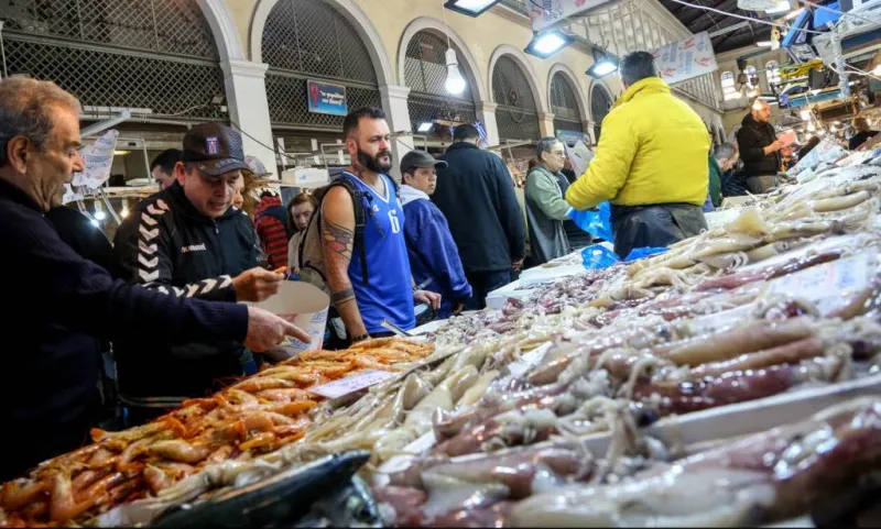 Καθαρά Δευτέρα: Το ωράριο λειτουργίας σε καταστήματα, σούπερ μάρκετ και Βαρβάκειο