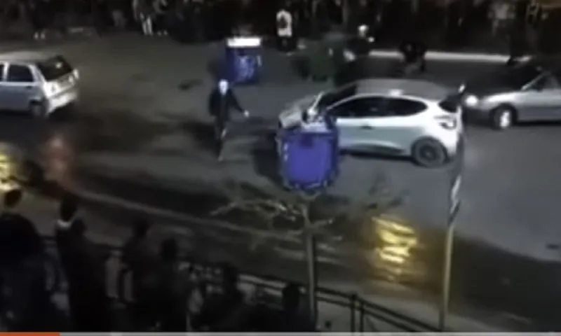 Χανιά: Kαρναβαλιστές έβαλαν φωτιές σε κάδους