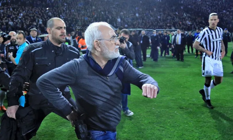 Ο «Ιβάν Σαββίδης» οπλισμένος σε καρναβάλι (pic)