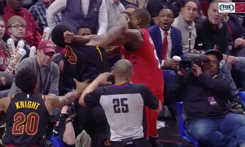 NBA: «Τρελό» ξύλο ανάμεσα σε Ιμπάκα και Κρις (vid)