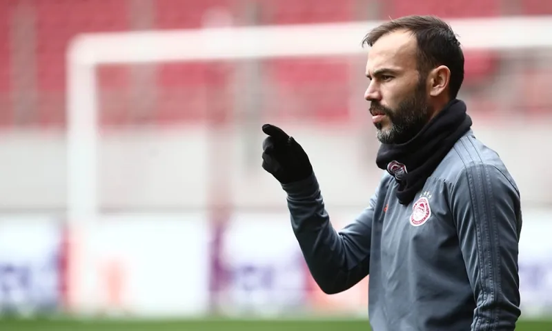 Ολυμπιακός: «Δεν συνεχίζει ο Νάτχο...»