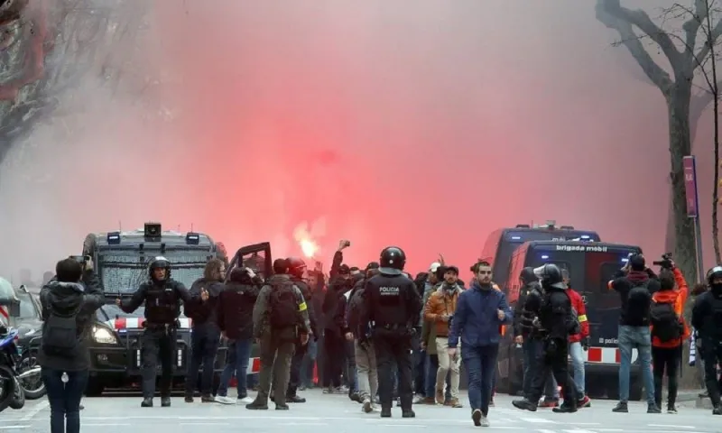 Μπαρτσελόνα-Λιόν: Στο νοσοκομείο έξι οπαδοί (vid)