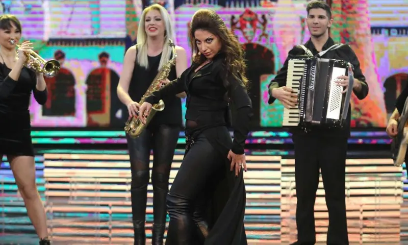 YFSF: Δείτε όλες τις μεταμφιέσεις (pics)