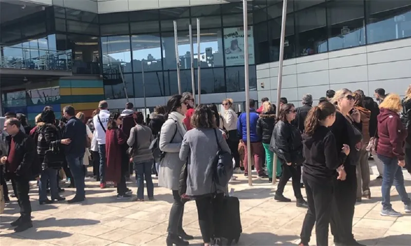 River West: Φωτιά στο πάρκινγκ του πολυκαταστήματος στον Κηφισό