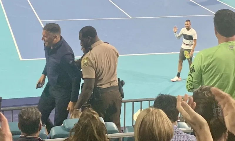 Κύργιος: Πήρε άσο με σερβίς «κουτάλα»! (pics & vid)