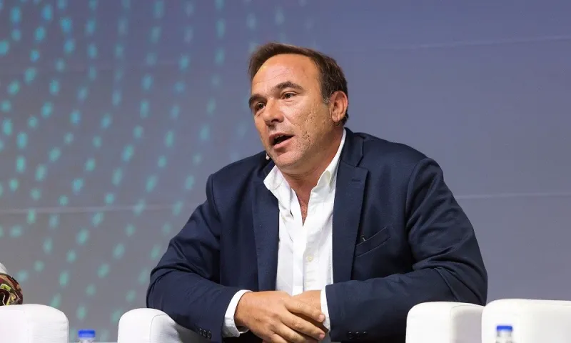 Πέτρος Κόκκαλης: «Βολές» κατά Μαρινάκη (vid)