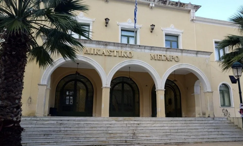 Πυροβολισμοί με τραυματία στα δικαστήρια Ζακύνθου!