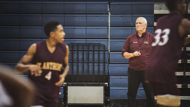 Ο Bob Hurley επιστρέφει στην Ελλάδα