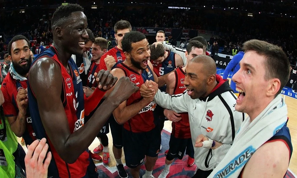 Euroleague: Το τρομερό μπλοκ του Ντιόπ (video)