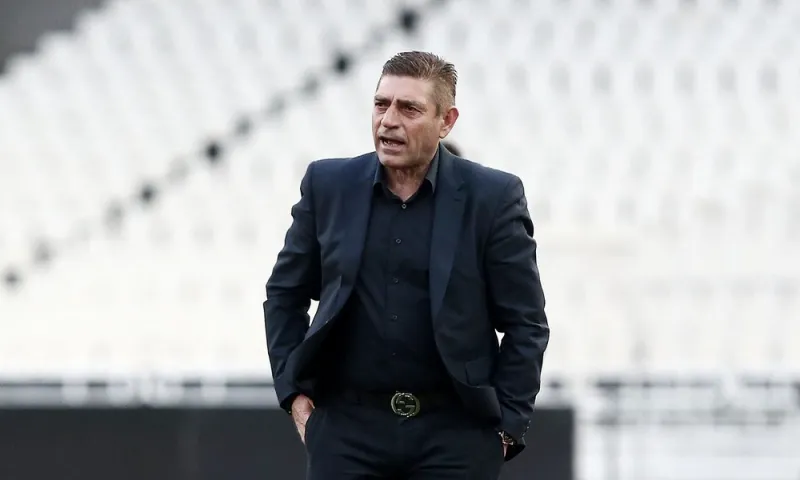 Παντελίδης: «Αν έχουν μάθει έτσι, να ξεμάθουν»