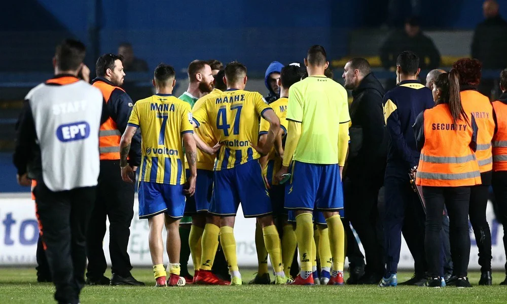 Παναιτωλικός: Τα «έχωσαν» οι οργανωμένοι για τα 5!