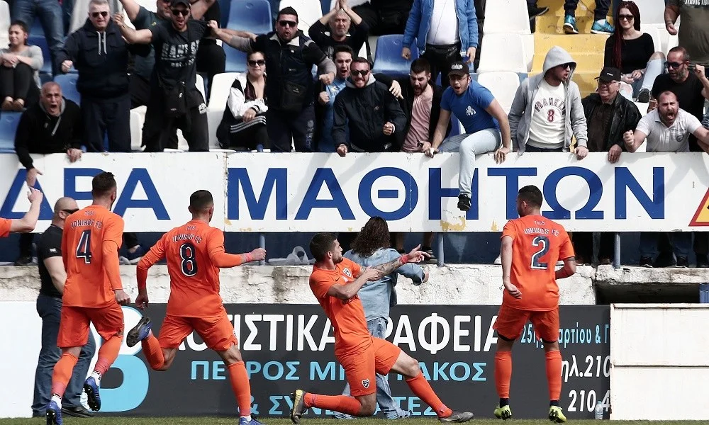 Ιωνικός-Επισκοπή 2-0: Απόθεωση στην κατάμεστη Νίκαια (vid)