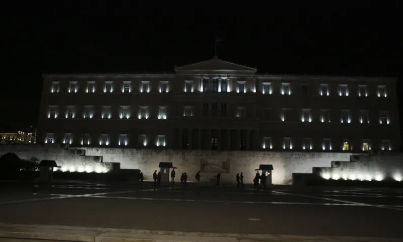Βουλή: Τηλεφώνημα για βόμβα!