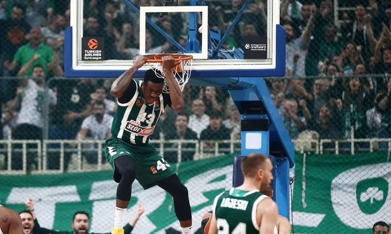 Euroleague: Με Αντετοκούνμπο το Top-10 της Regular Season (vid)