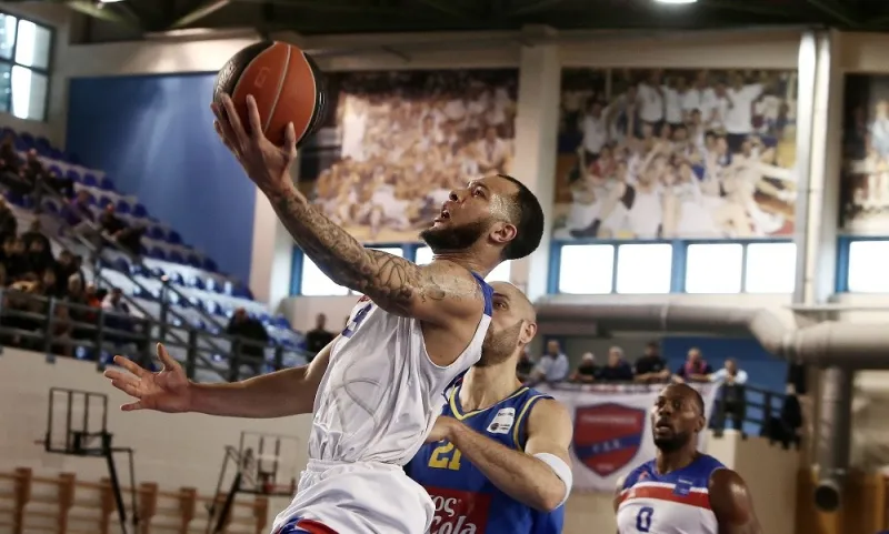 Πανιώνιος: 50-50 ο Μπέρι, τραυματίστηκε ο Χάρις