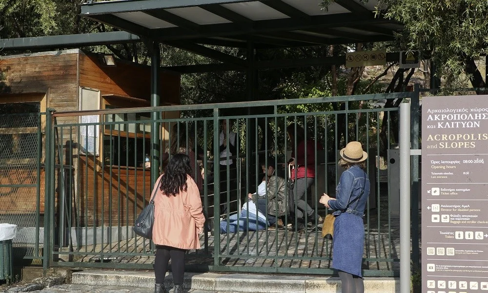 Κεραυνός στην Ακρόπολη: Μαρτυρίες-σοκ
