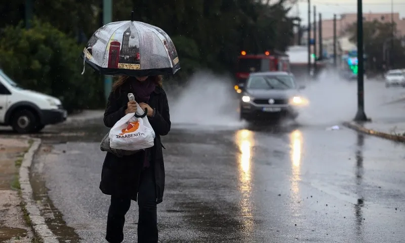 Καιρός: Βροχές, χαλάζι και χιόνια στα ορεινά