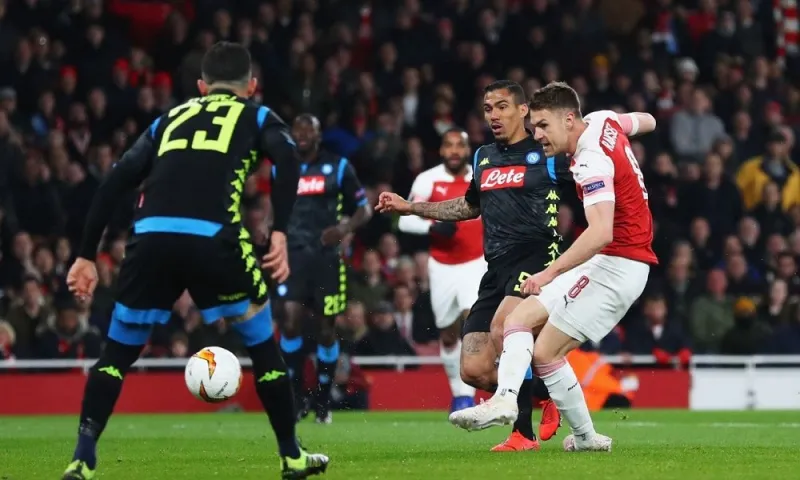 Europa League: Έξι σενάρια για το ντέρμπι Νάπολι-Άρσεναλ