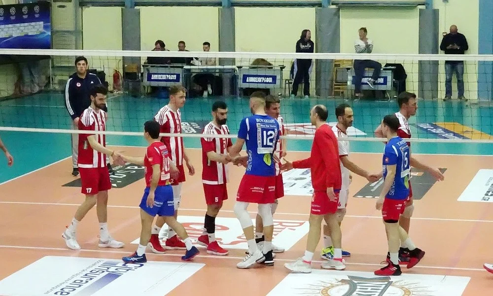 Φοίνικας - Ολυμπιακός: Οι διαιτητές έφτασαν στο σερβίς!