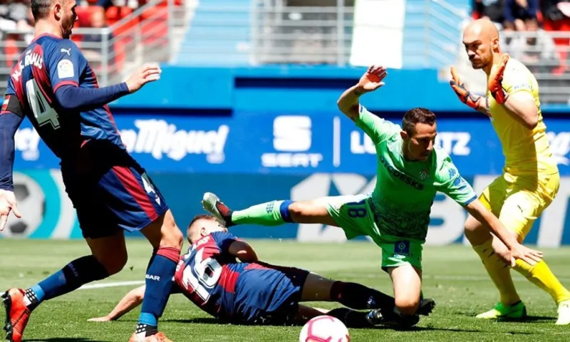La Liga: Η Εϊμπάρ εξασφάλισε την παραμονή