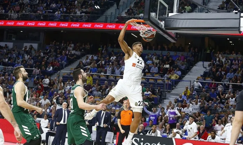Euroleague: Καλύτερος αμυντικός ο Γουόλτερ Ταβάρες (vid)